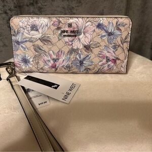 Nine West Luella Zip Around Wristlet Wallet